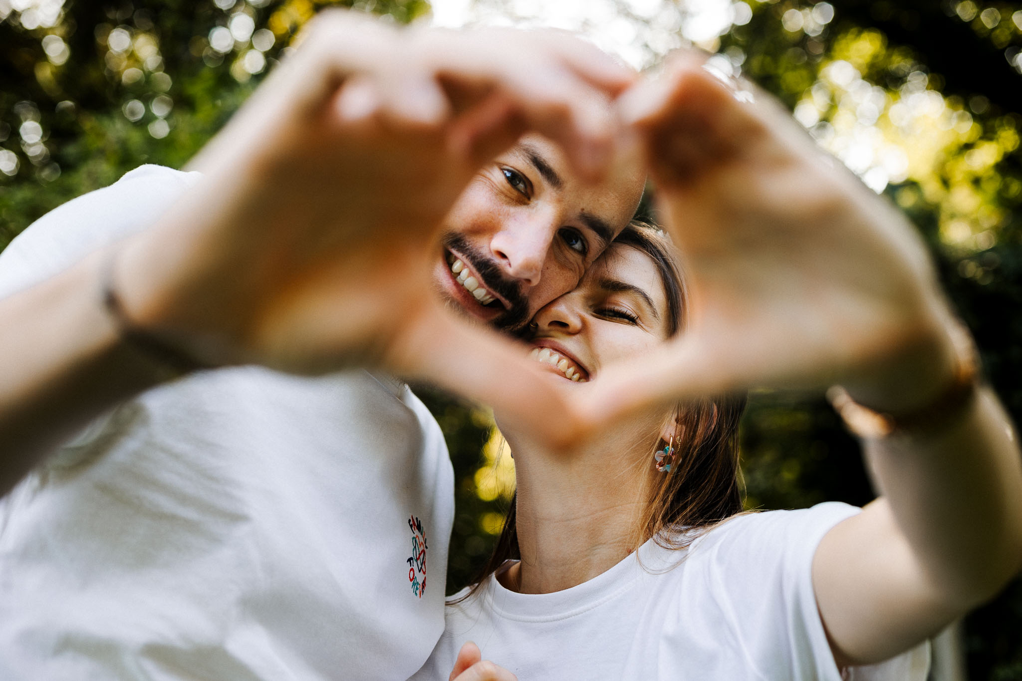 Coeur avec les mains