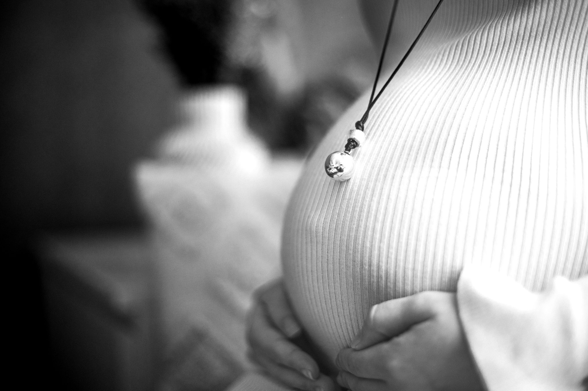 Ventre grossesse noir et blanc